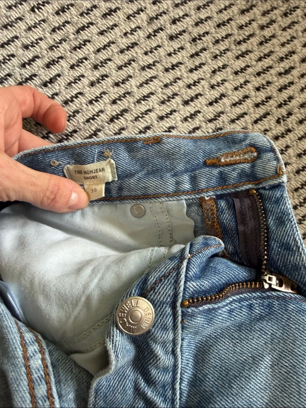 Madewell mom Jean medium Wash Distressed Denim Cutoff Shorts - Picture 2 of 3
